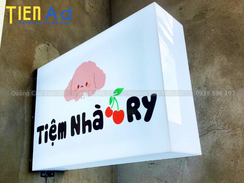 Khi tìm hiểu hộp đèn mica không viền khách hàng thường lo điều gì