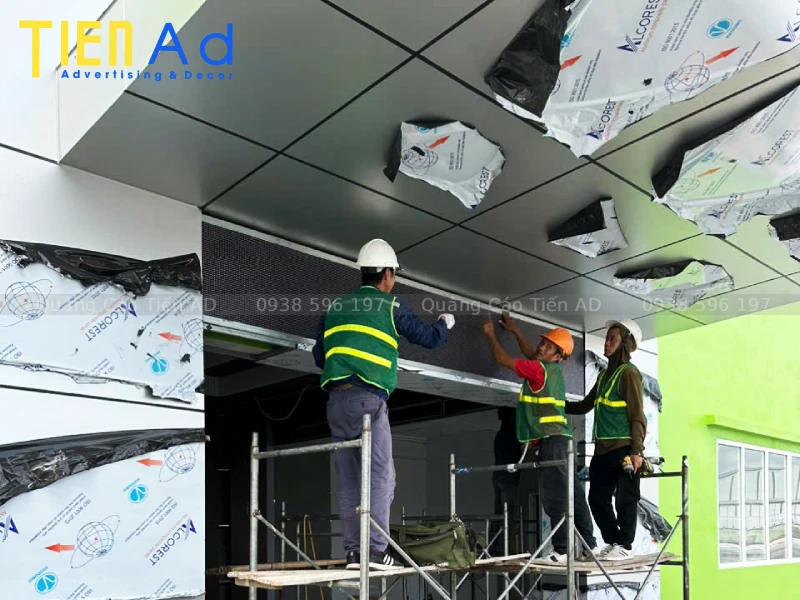 Không gian của bạn phù hợp với kiểu thi công trần alu nào