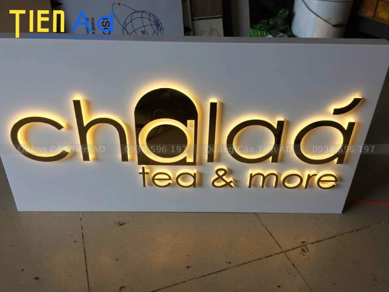 Kỹ thuật gia công bảng hiệu alu gương sắc nét