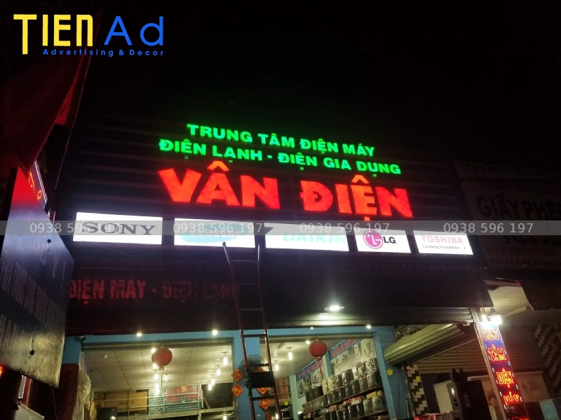 Làm bảng hiệu điện lạnh bằng chất liệu nào là tốt nhất