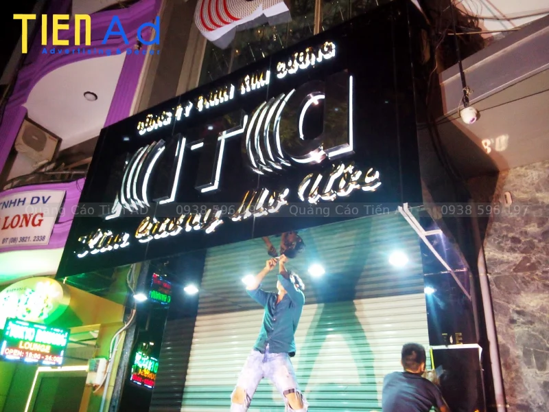 Làm bảng hiệu quảng cáo Quận 10 - 8