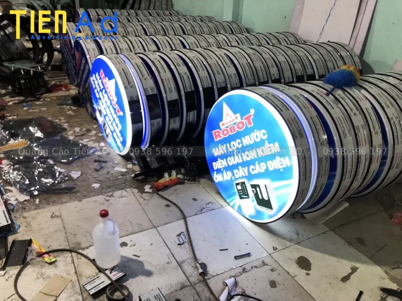 Lưu ý quan trọng khi chọn tay treo cho biển vẫy tròn