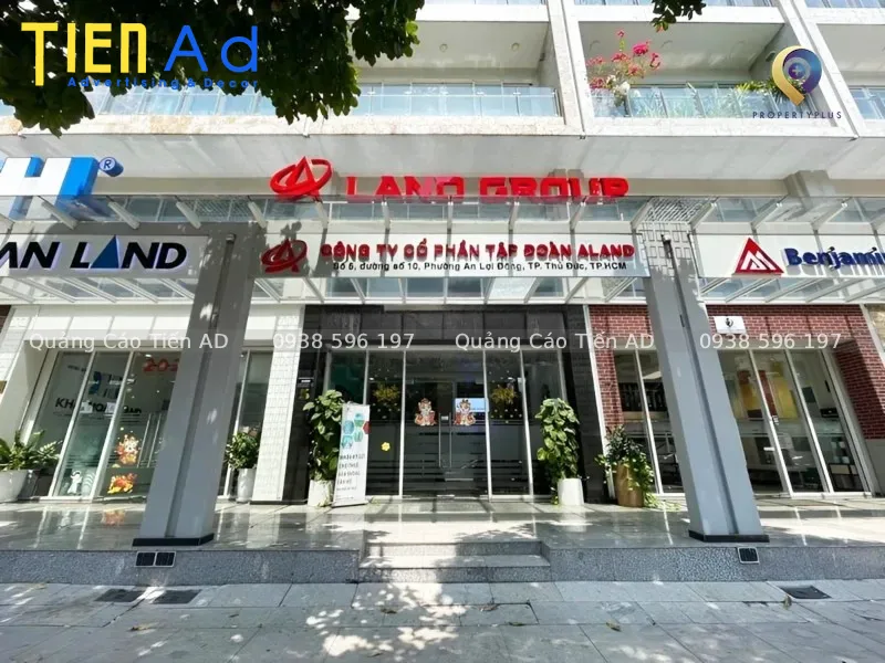 Lưu ý quan trọng về phông chữ và bố cục bảng hiệu sàn giao dịch BĐS