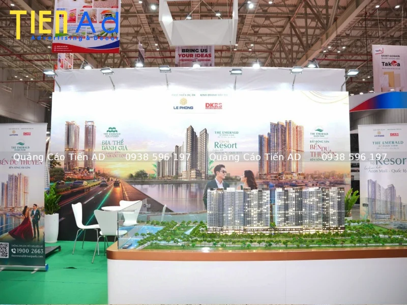 Lý do nên chọn Quảng Cáo Tiến AD thi công backdrop bất động sản tại TP.HCM