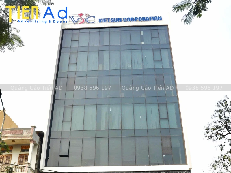 Lý do nên chọn thi công chữ nổi tòa nhà cho thương hiệu