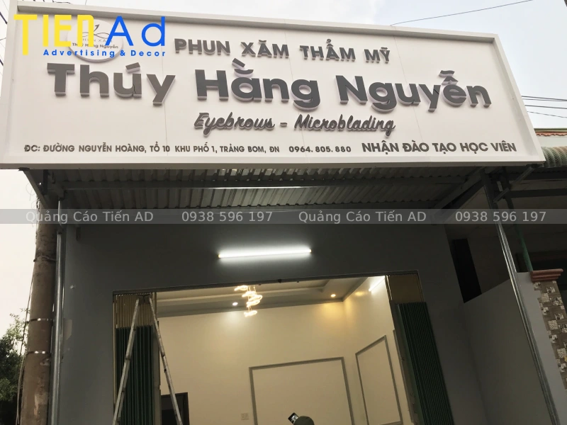 Mẫu bảng hiệu phun xăm thẩm mỹ - 3