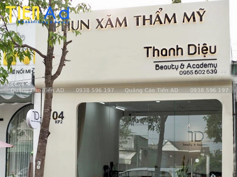 Mẫu bảng hiệu phun xăm thẩm mỹ - 5