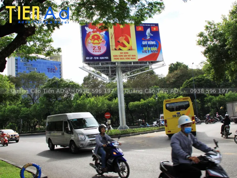 Mẫu biển quảng cáo lật 3 mặt Trivision Billboard - 10