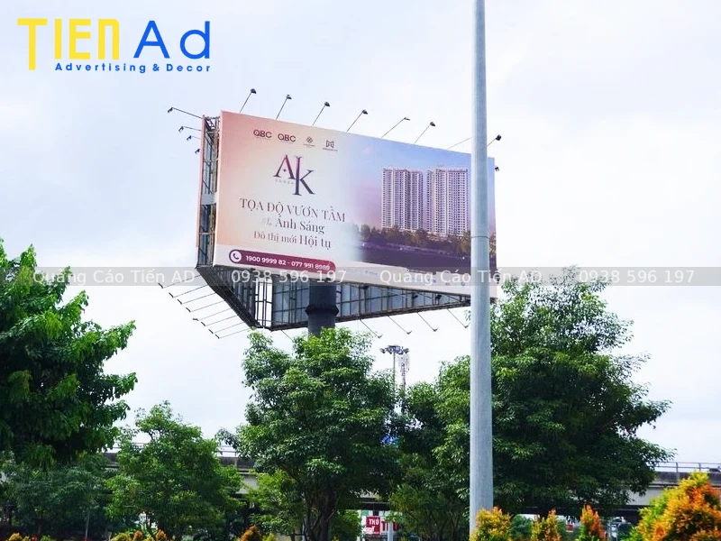 Mẫu biển quảng cáo lật 3 mặt Trivision Billboard - 4