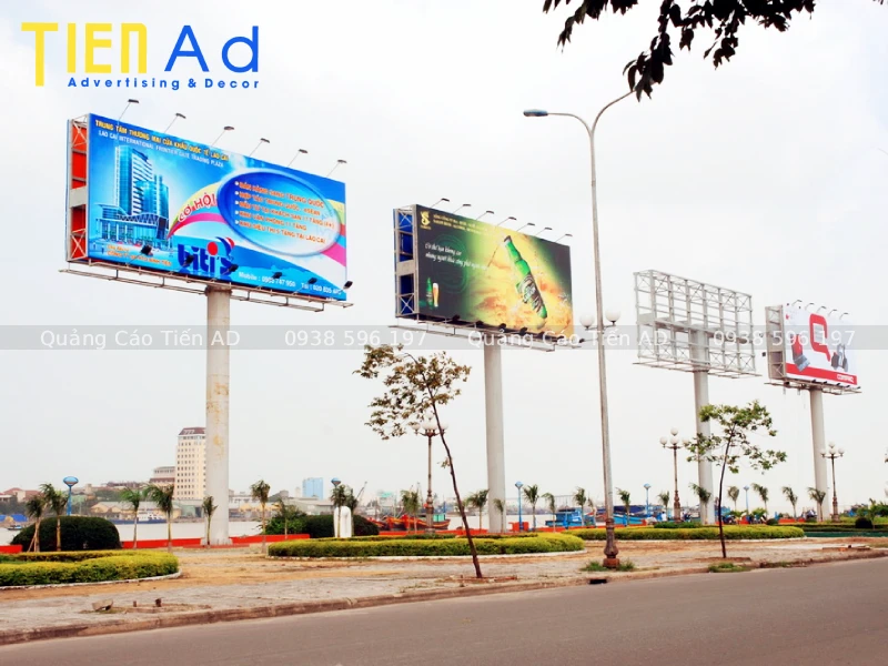 Mẫu billboard ngoài trời - 8