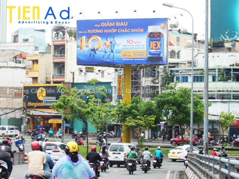 Mẫu billboard ngoài trời - 9