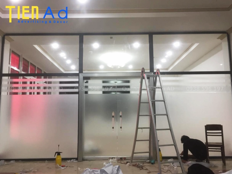 Mẫu decal đẹp ấn tượng do Quảng Cáo Tiến AD thi công