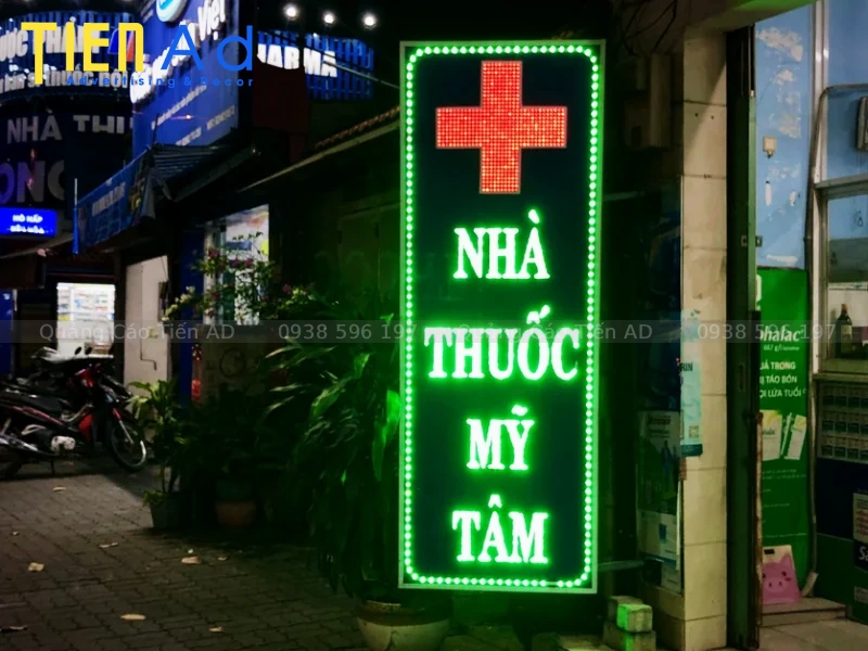 Mẫu hộp đèn nhà thuốc - 3