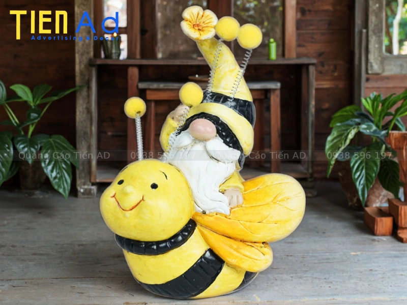 Mẫu mô hình con ong bằng composite - 1