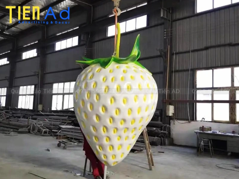 Mẫu mô hình dâu tây bằng composite - 1