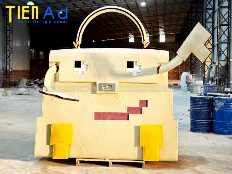 Mẫu mô hình túi xách khổng lồ bằng composite - 2