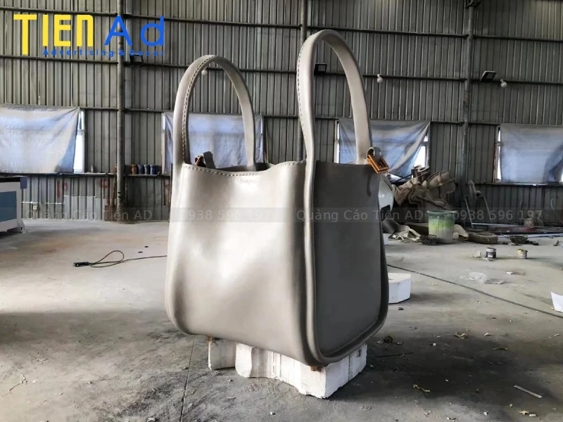 Mẫu mô hình túi xách khổng lồ bằng composite - 3
