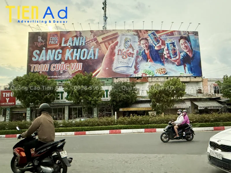 Mẫu pano quảng cáo ngoài trời - 6