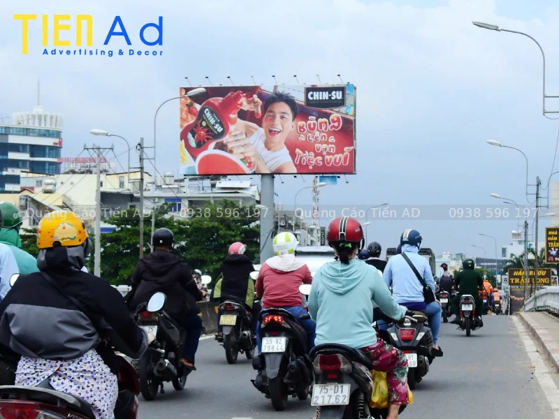 Mẫu thi công thay bạt trụ pano quảng cáo - 9