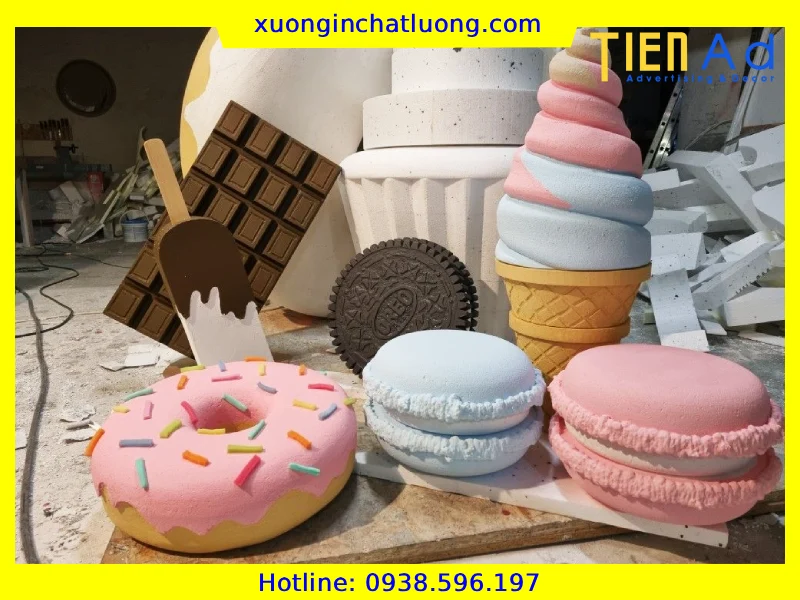 Mô Hình Bánh Ngọt Composite Khổng Lồ Giá Rẻ Tại TP.HCM