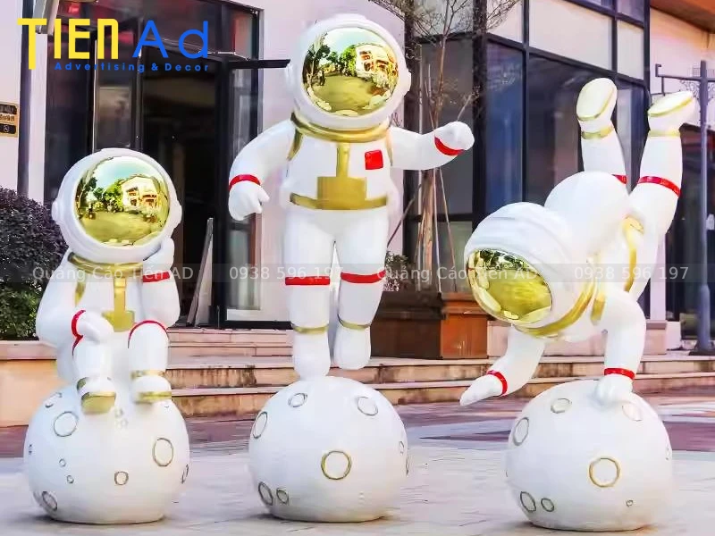 Mô hình phi hành gia bằng composite