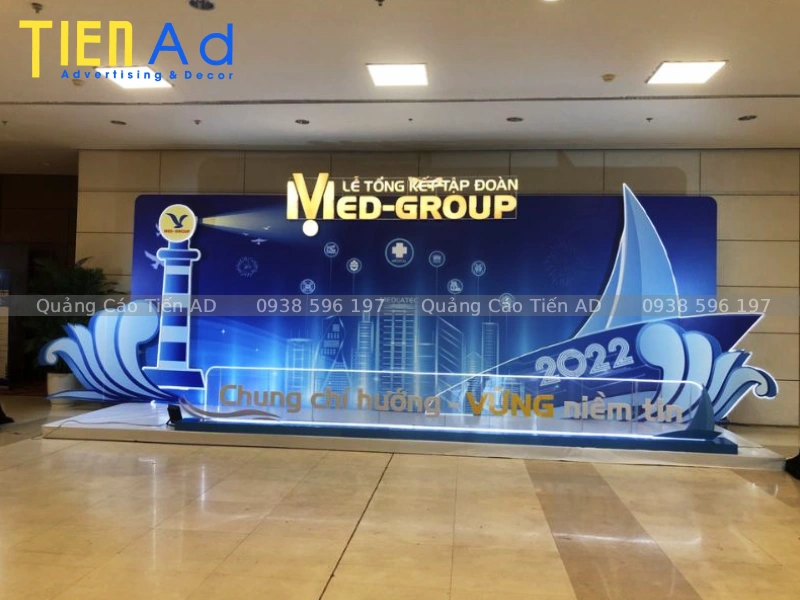 Những lưu ý khi đặt thi công backdrop