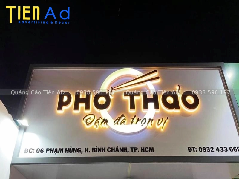 Những lưu ý khi lựa chọn đơn vị làm bảng hiệu quán phở