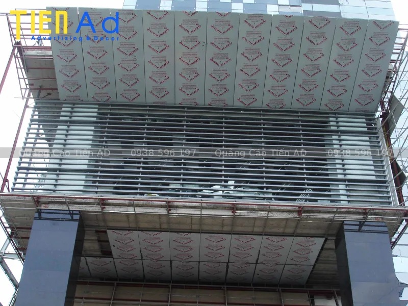 Những lưu ý quan trọng khi thi công mái sảnh alu