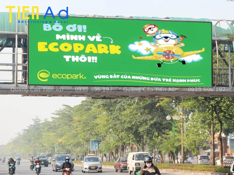 Pano quảng cáo trên cầu vượt đi bộ là gì