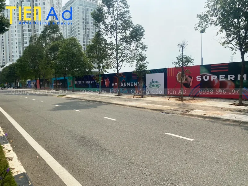 Quảng Cáo Tiến AD Đơn vị thi công hoarding trọn gói giá rẻ tại TP.HCM