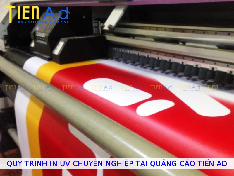 Quy trình in UV chuyên nghiệp tại Quảng Cáo Tiến AD