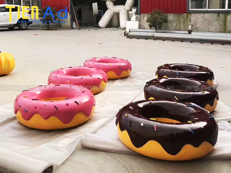 Quy trình sản xuất mô hình bánh donut bằng composite tại xưởng