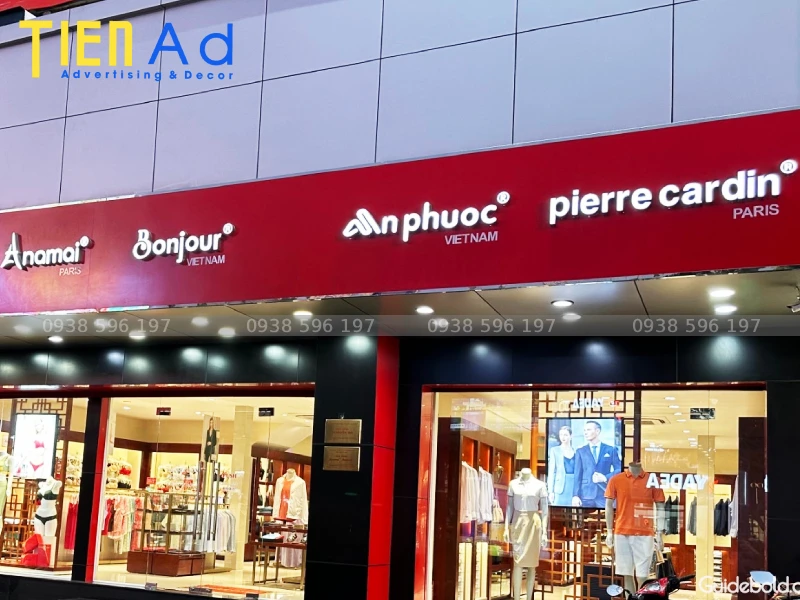 Tại sao bảng hiệu shop quần áo lại quan trọng