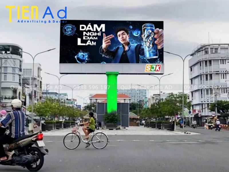 Thi Công Thay Bạt Quảng Cáo Trụ Pano