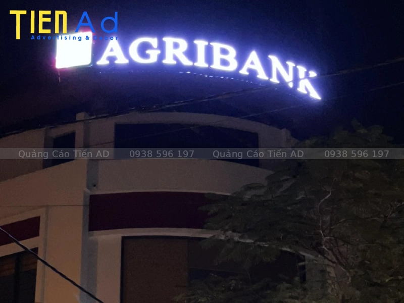 Thi công chữ nổi trên nóc tòa nhà, trung tâm thương mại cần lưu ý điều gì