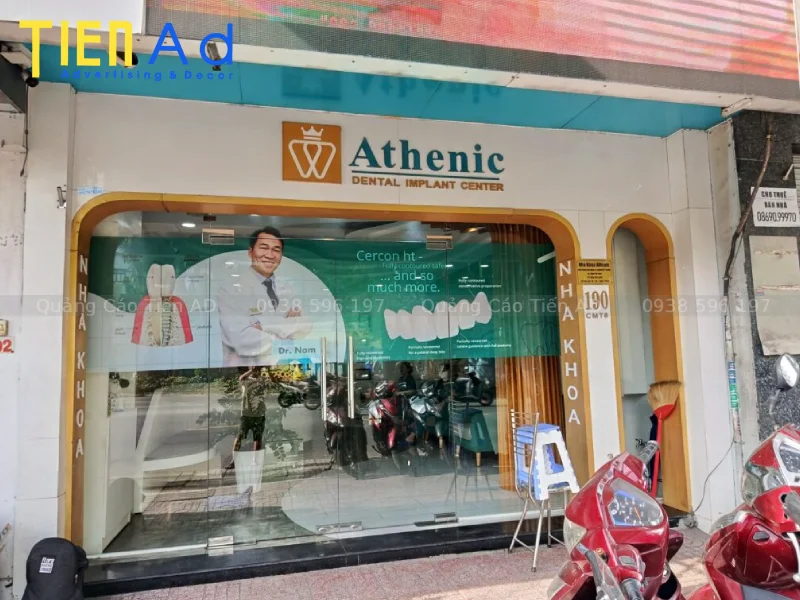 Thi công dán decal lưới