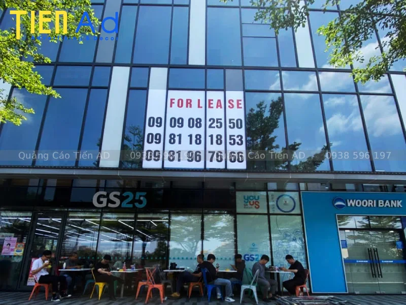 Thi công decal dán kính tại Quận 7 - 2