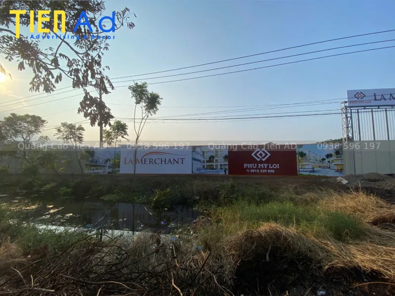 Thi công hoarding dự án La Merchant cho chủ đầu tư Phú Mỹ Lợi - 1