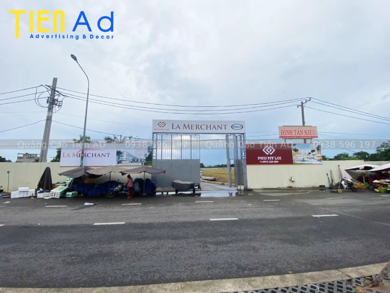 Thi công hoarding dự án La Merchant cho chủ đầu tư Phú Mỹ Lợi - 9