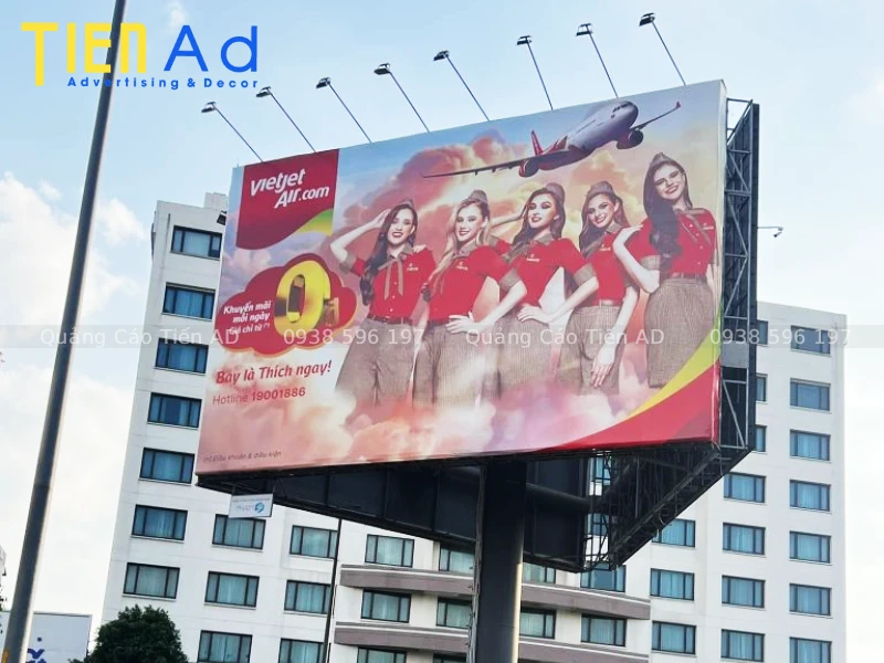 Thi công pano quảng cáo một cột ngoài trời