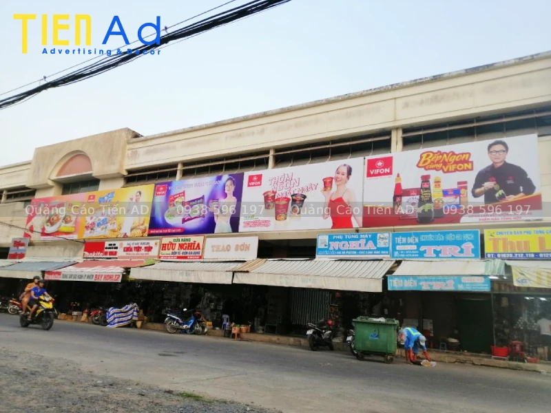 Thi công thay bạt pano chợ