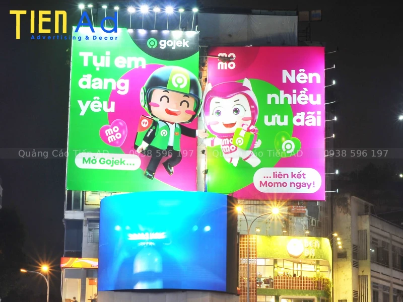 Thi công thay bạt pano ốp tường