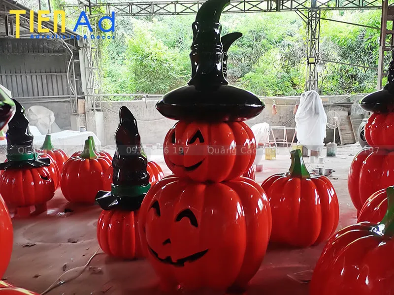 Tiến AD - Xưởng sản xuất mô hình Halloween theo yêu cầu giá cạnh