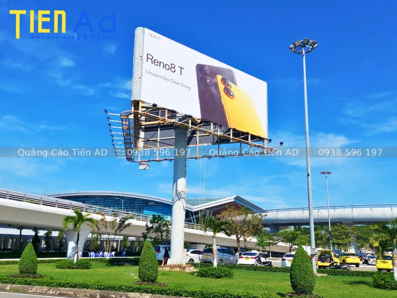 Tiến AD nhận in ấn và thi công thay bạt biển quảng cáo lật 3 mặt Trivision Billboard tại TP.HCM