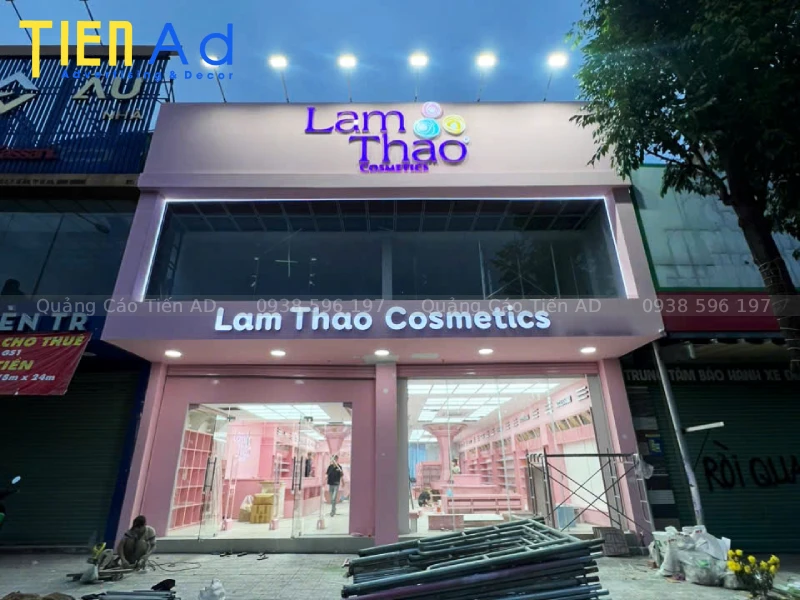 Tiêu chuẩn ánh sáng khi làm bảng hiệu quảng cáo Quận 1 vào ban đêm