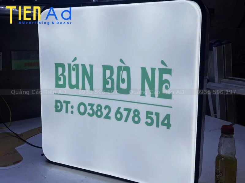 Tổng hợp 99+ mẫu hộp đèn hút nổi vuông đẹp ấn tượng giúp thu hút khách hàng từ xa