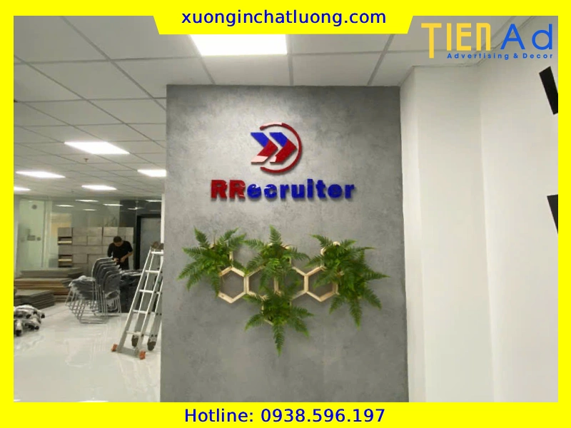 Trang trí văn phòng cắt chữ dán decal và chữ mica cho RRecruiter