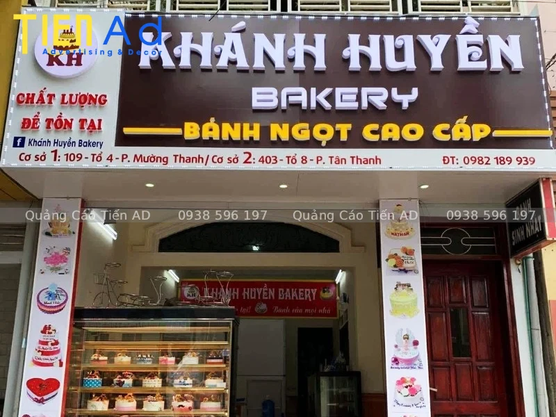 Tuyệt chiêu tạo điểm nhấn cho bảng quảng cáo tiệm bánh ban đêm