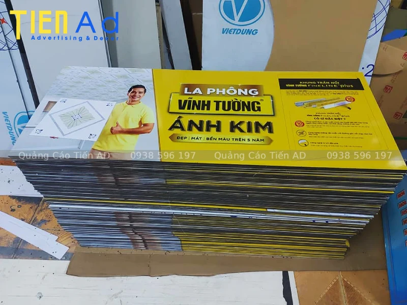Ưu điểm nổi bật của bảng hiệu alu dán decal trong kinh doanh
