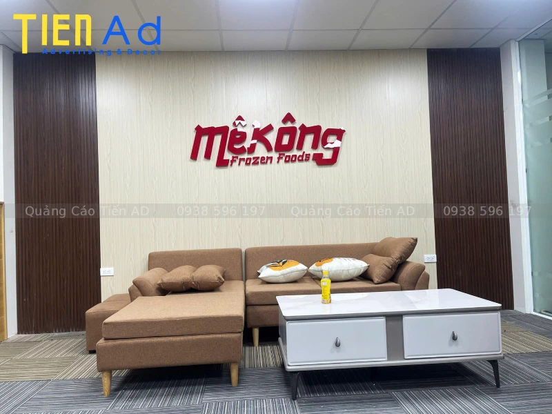 Ưu điểm nổi bật của chữ nổi dán tường so với bảng hiệu truyền thống